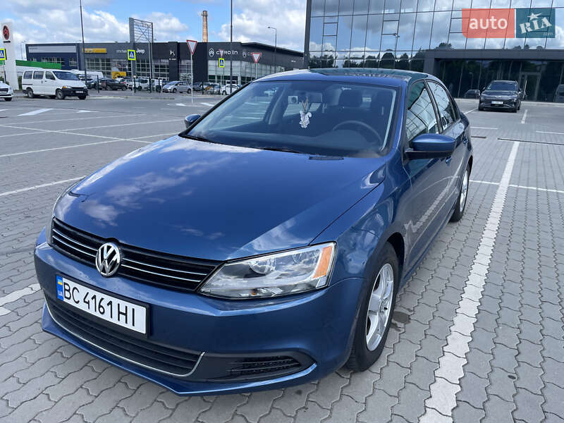 Седан Volkswagen Jetta 2016 в 