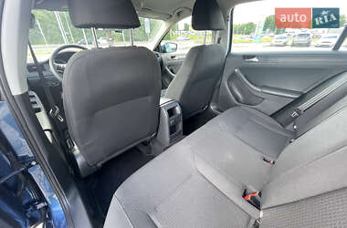 Седан Volkswagen Jetta 2016 в 