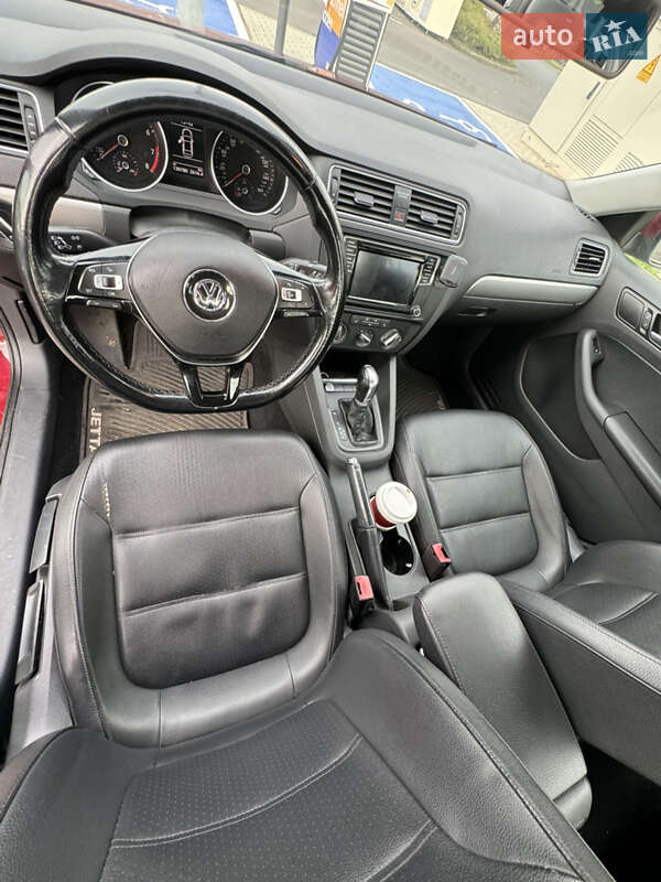 Седан Volkswagen Jetta 2017 в Львові