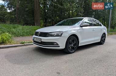 Седан Volkswagen Jetta 2016 в Черновцах