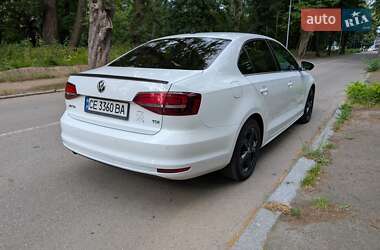 Седан Volkswagen Jetta 2016 в 