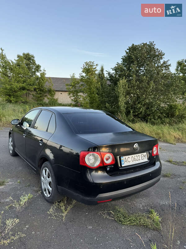 Седан Volkswagen Jetta 2007 в Луцьку