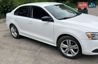 Седан Volkswagen Jetta 2012 в 