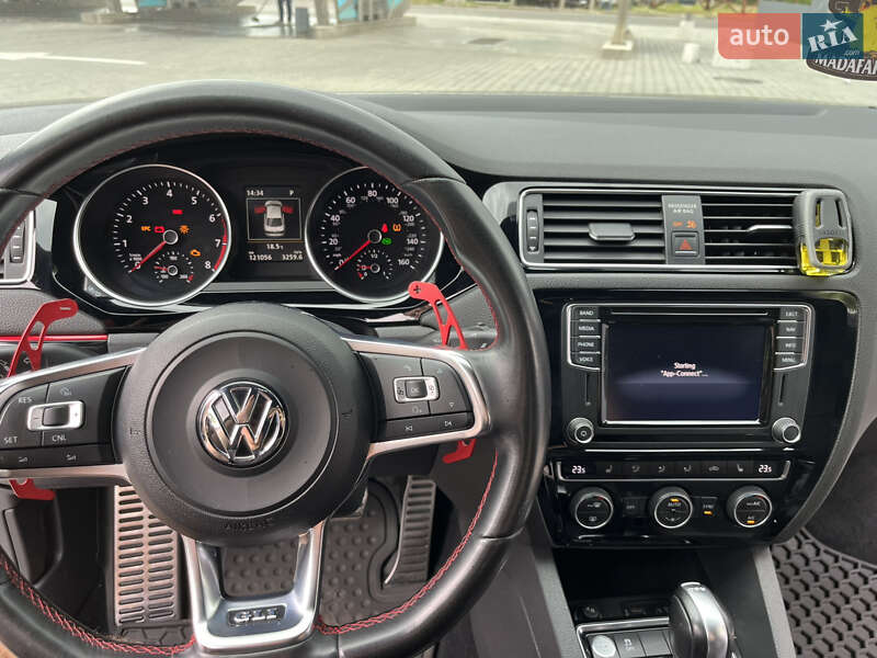 Седан Volkswagen Jetta 2017 в Полтаве