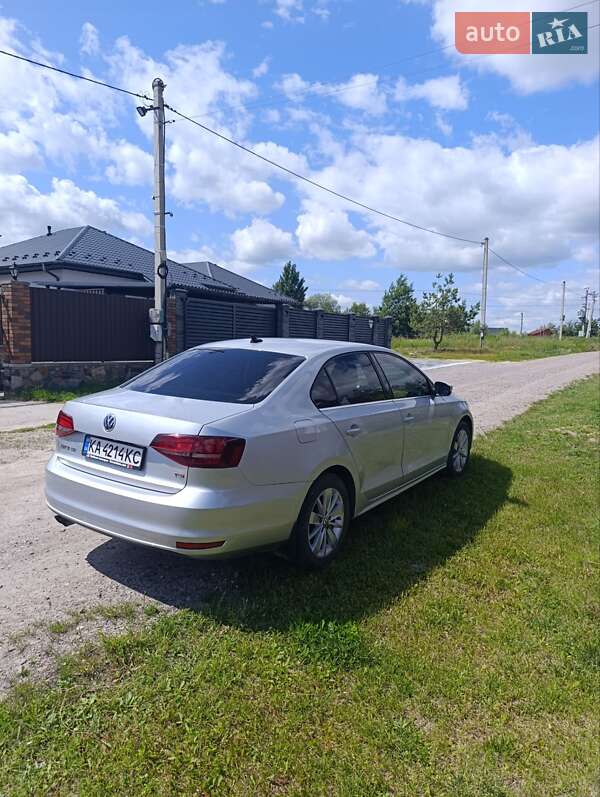 Седан Volkswagen Jetta 2016 в Киеве