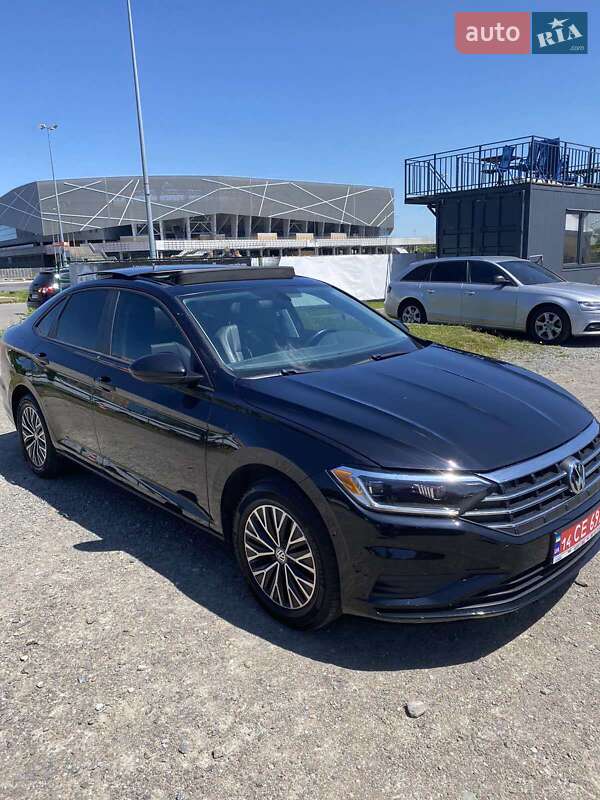 Седан Volkswagen Jetta 2019 в Львове