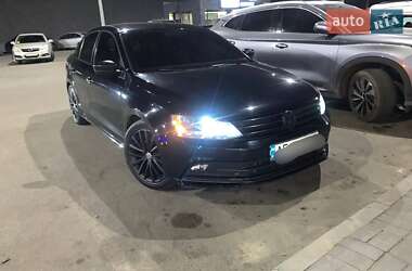 Седан Volkswagen Jetta 2015 в 