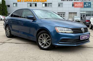 Седан Volkswagen Jetta 2016 в 