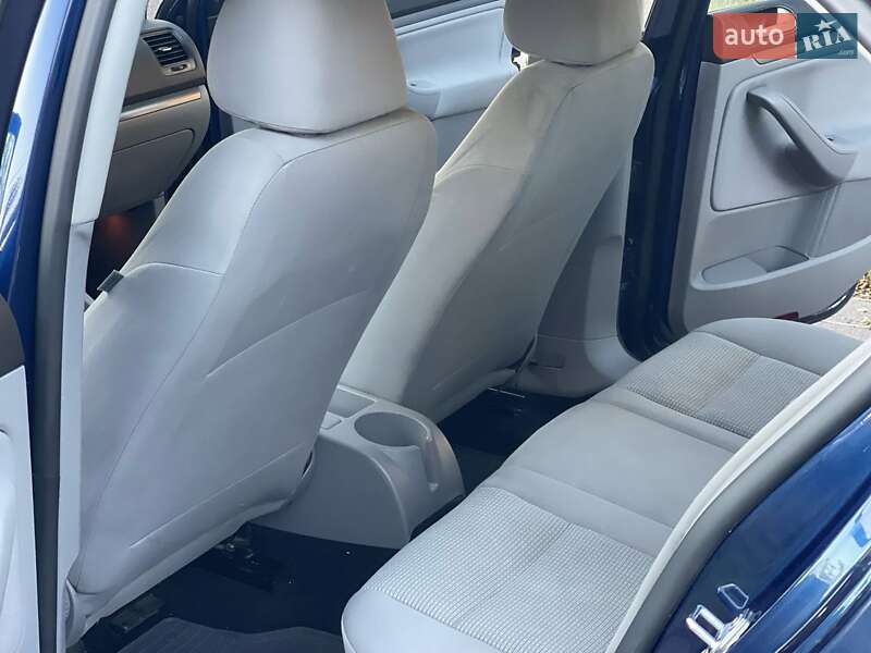 Седан Volkswagen Jetta 2008 в Ровно