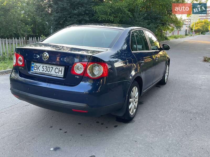 Седан Volkswagen Jetta 2008 в Ровно