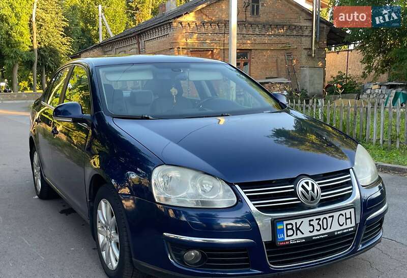 Седан Volkswagen Jetta 2008 в Ровно