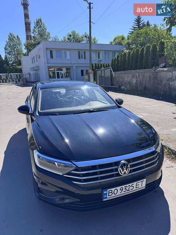 Седан Volkswagen Jetta 2020 в Львове