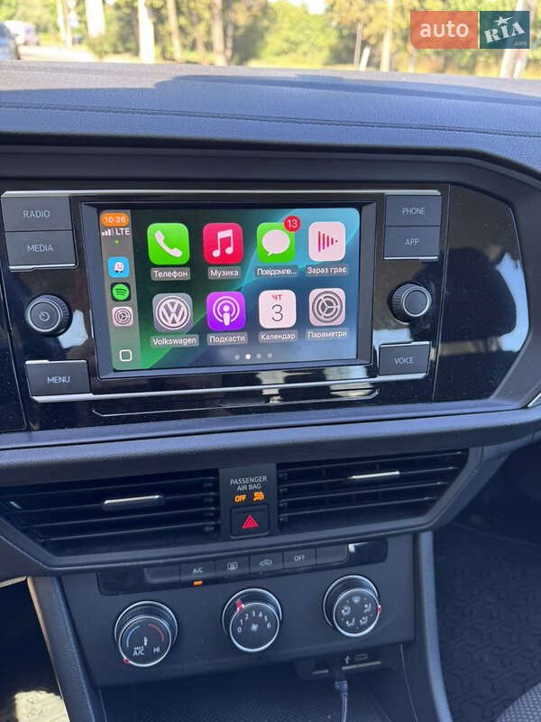 Седан Volkswagen Jetta 2020 в Львове
