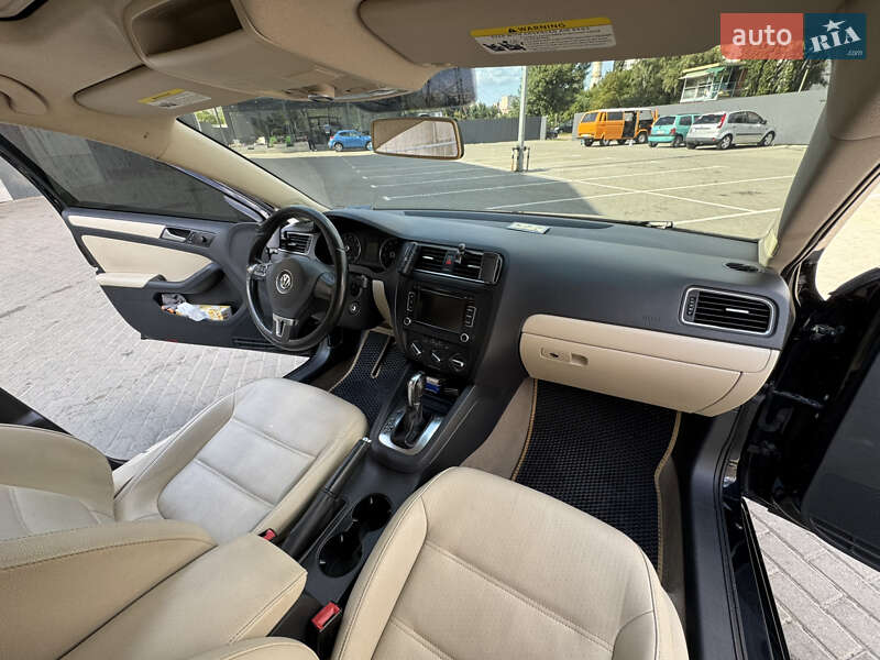 Седан Volkswagen Jetta 2012 в Киеве
