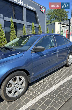 Седан Volkswagen Jetta 2016 в 