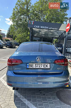 Седан Volkswagen Jetta 2016 в 