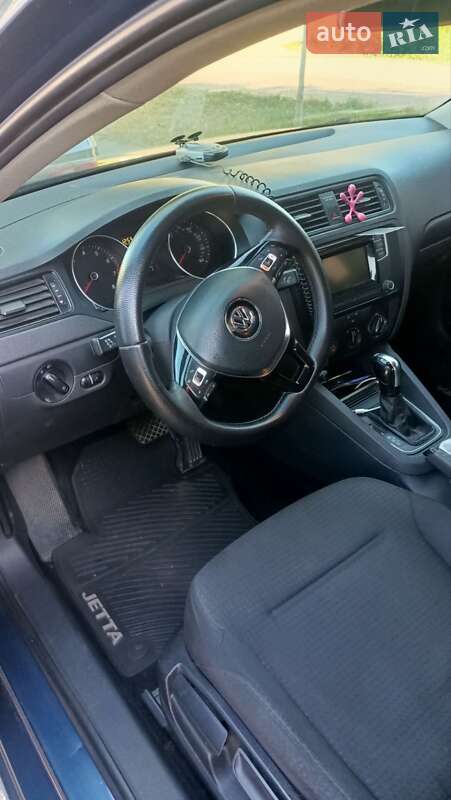 Седан Volkswagen Jetta 2015 в Луцке