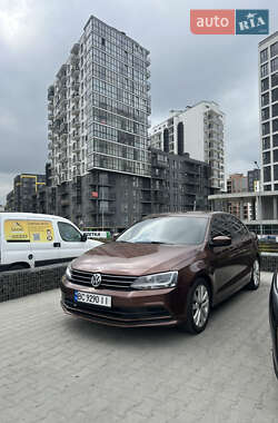 Седан Volkswagen Jetta 2016 в Львові