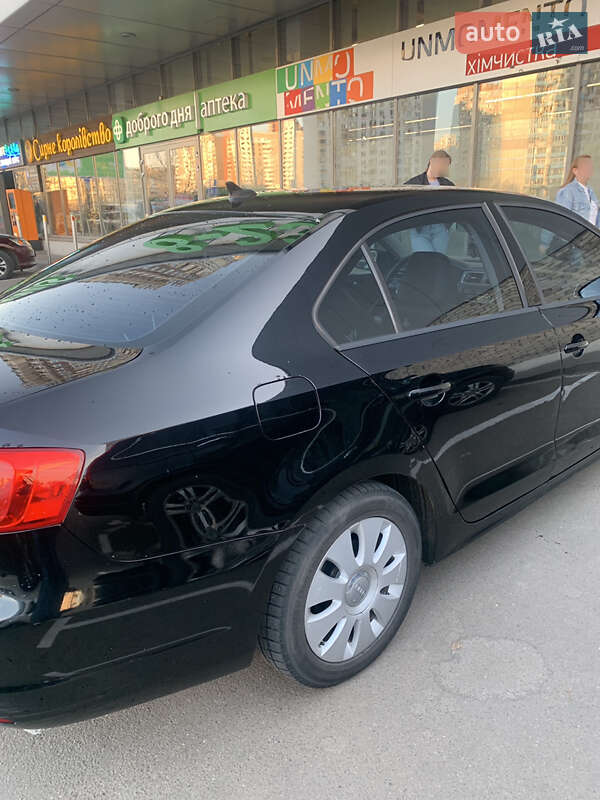 Седан Volkswagen Jetta 2011 в Києві
