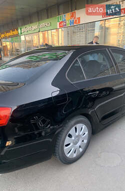 Седан Volkswagen Jetta 2011 в 