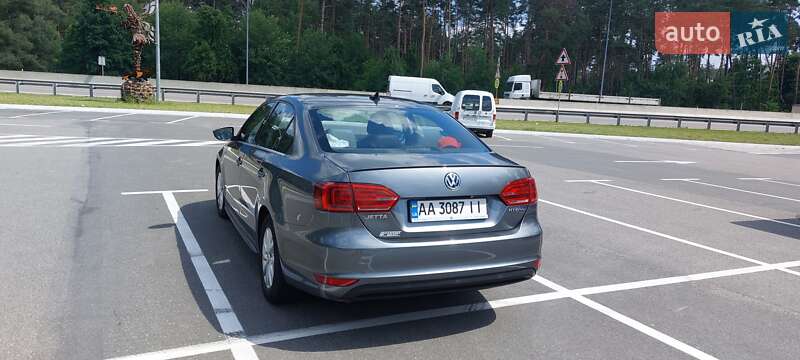 Седан Volkswagen Jetta 2013 в Киеве