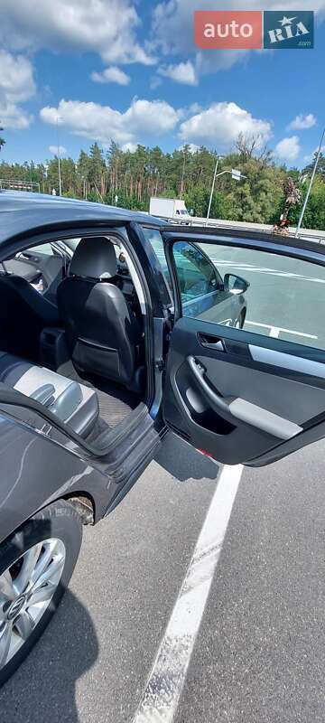 Седан Volkswagen Jetta 2013 в Киеве
