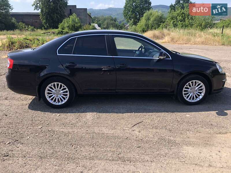 Седан Volkswagen Jetta 2008 в Ланчині