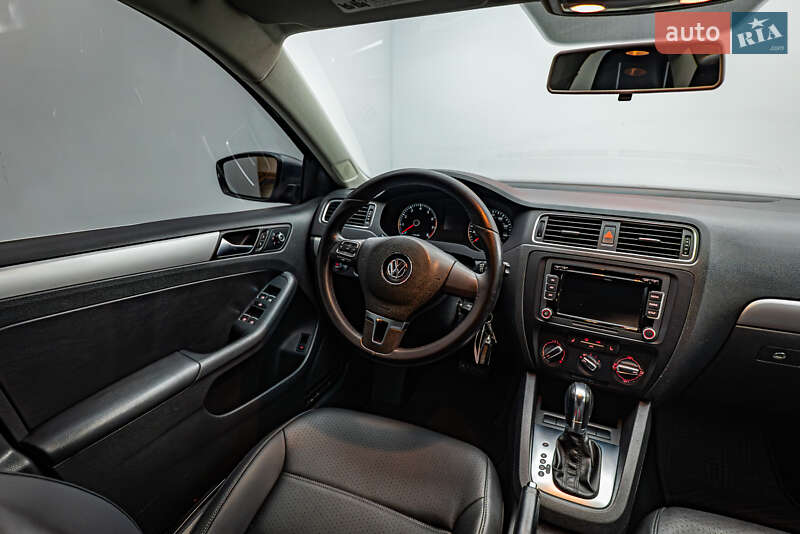 Седан Volkswagen Jetta 2013 в Києві