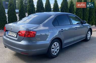 Седан Volkswagen Jetta 2014 в 