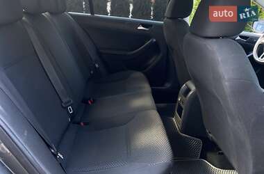 Седан Volkswagen Jetta 2014 в 