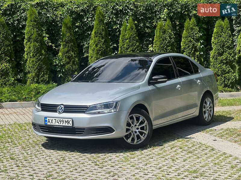 Седан Volkswagen Jetta 2011 в Харькове