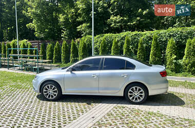 Седан Volkswagen Jetta 2011 в 