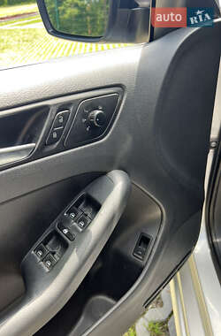 Седан Volkswagen Jetta 2011 в 