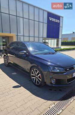 Седан Volkswagen Jetta 2013 в 