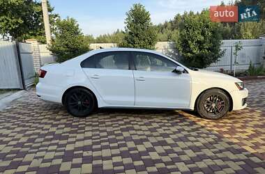 Седан Volkswagen Jetta 2015 в 