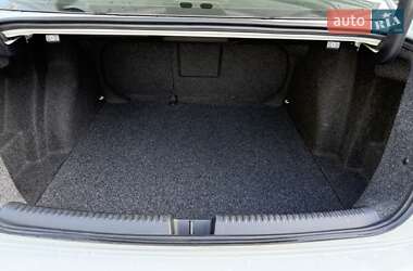 Седан Volkswagen Jetta 2015 в 