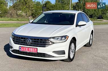 Седан Volkswagen Jetta 2019 в Львове