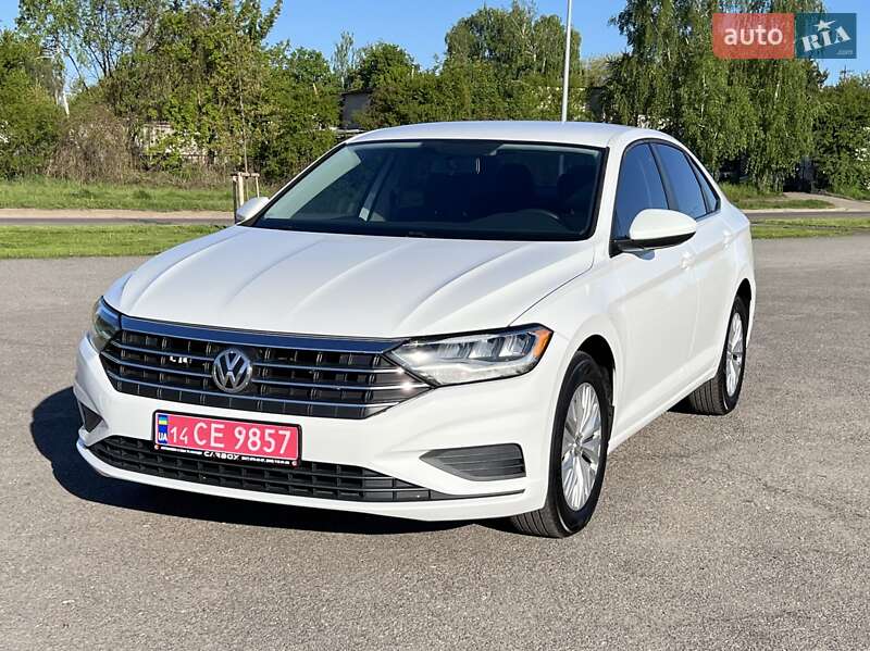 Седан Volkswagen Jetta 2019 в Львові