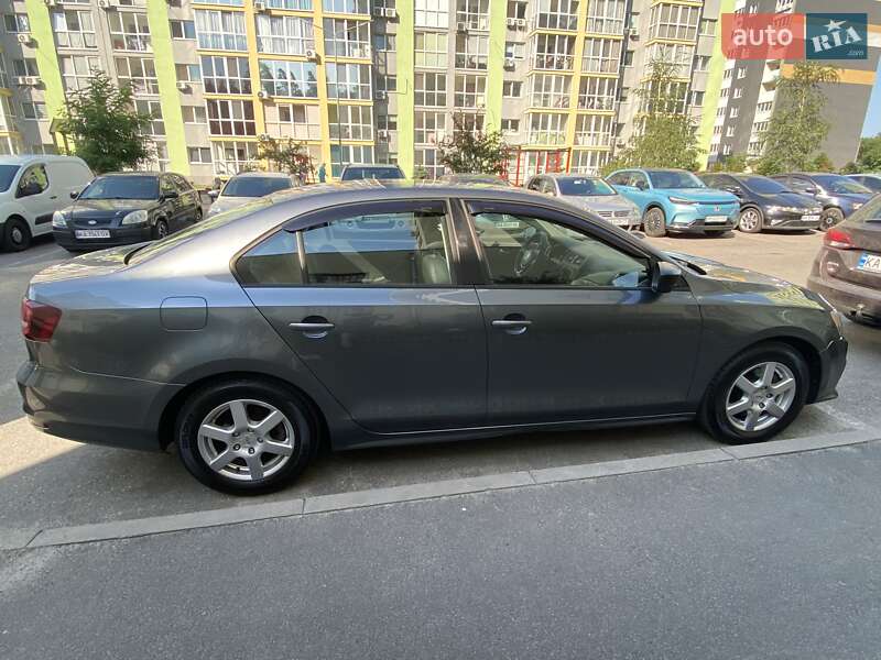 Седан Volkswagen Jetta 2016 в Києві