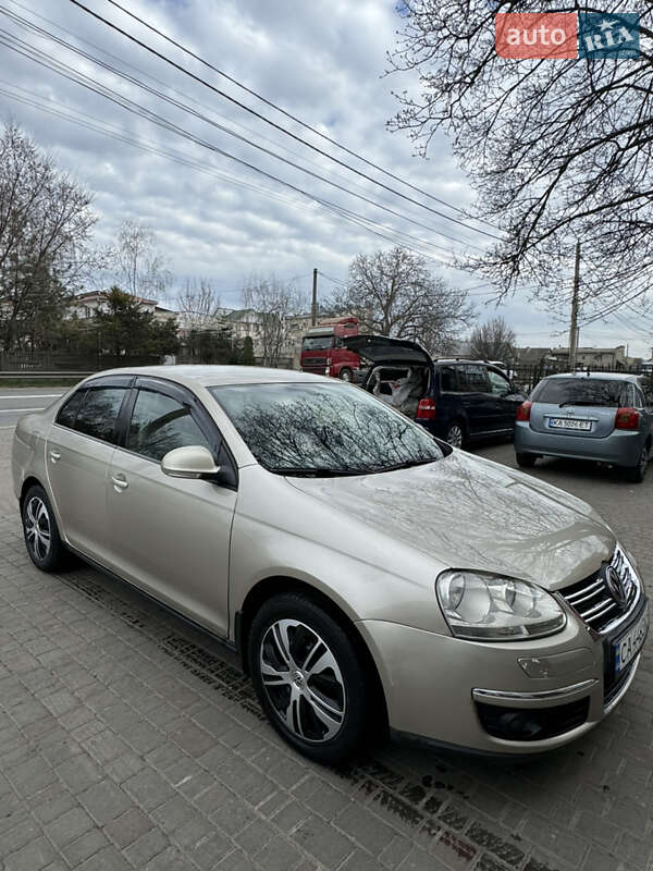 Седан Volkswagen Jetta 2006 в Одесі