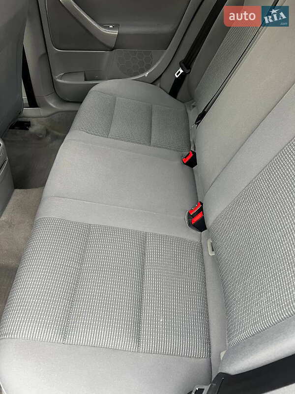 Седан Volkswagen Jetta 2006 в Одесі