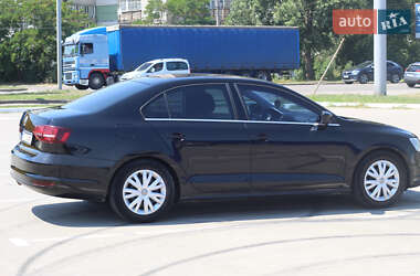 Седан Volkswagen Jetta 2017 в 