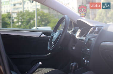 Седан Volkswagen Jetta 2017 в 