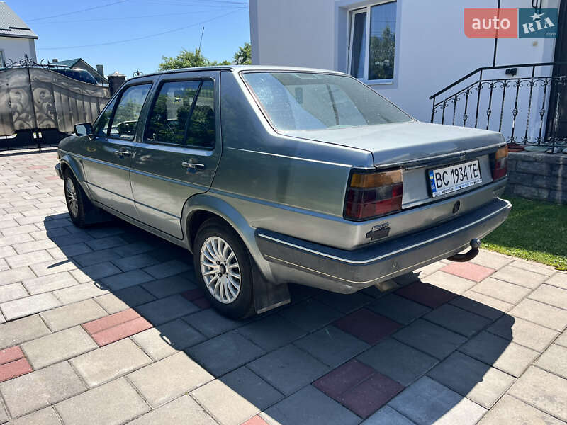 Седан Volkswagen Jetta 1987 в Львове