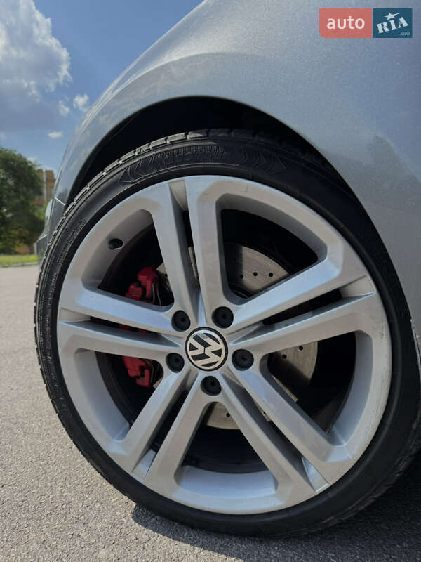 Седан Volkswagen Jetta 2017 в Днепре