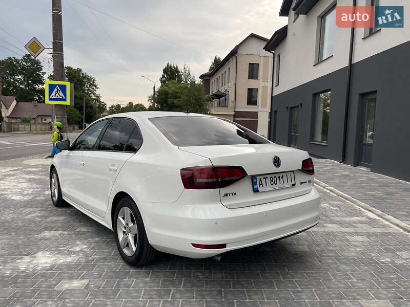 Седан Volkswagen Jetta 2016 в Ивано-Франковске