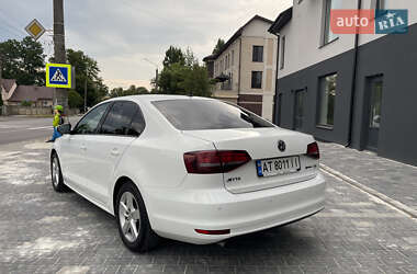 Седан Volkswagen Jetta 2016 в 