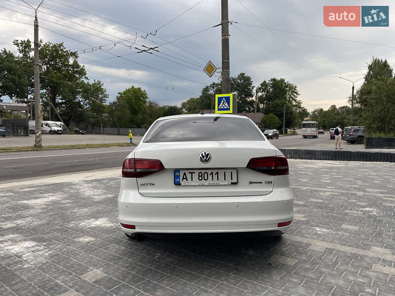 Седан Volkswagen Jetta 2016 в Ивано-Франковске