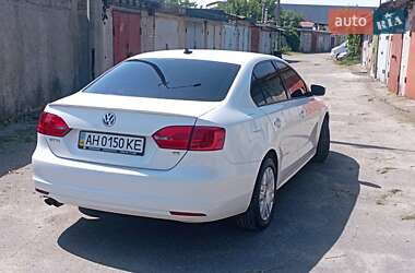 Седан Volkswagen Jetta 2013 в 