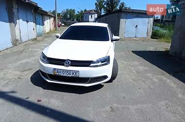 Седан Volkswagen Jetta 2013 в 